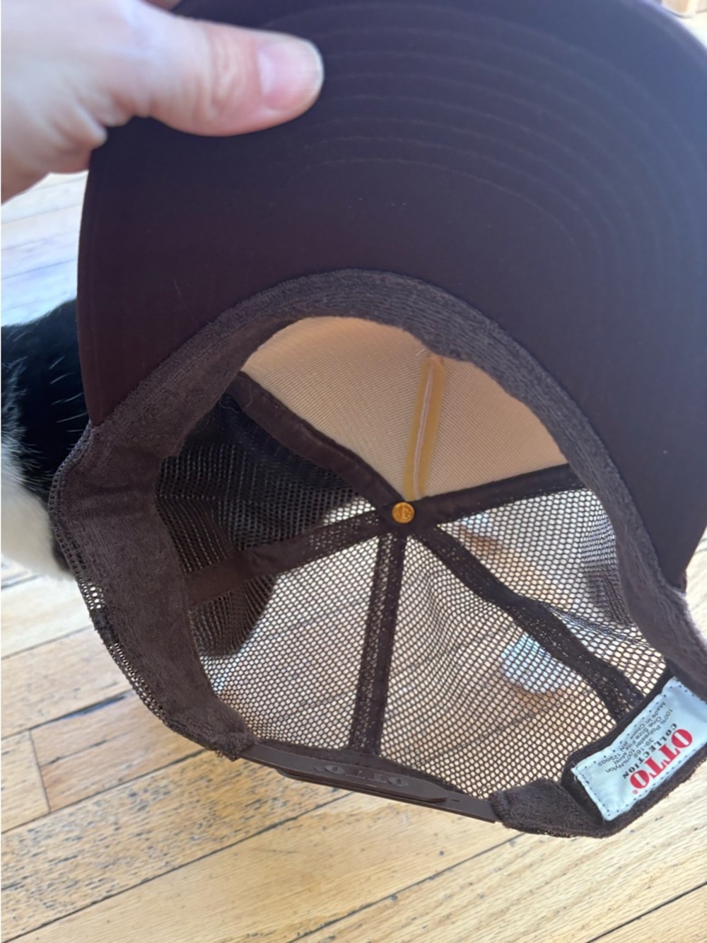 OTTO Black Hat with Yellow Alaska Embroidery - Picture 5 of 5